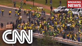 Manifestantes invadem Congresso Nacional  CNN 360º [upl. by Dail775]