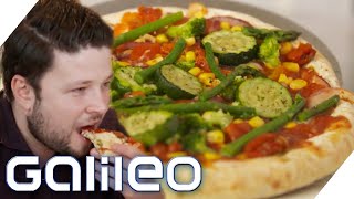 500 Kalorien Tiefkühlpizza Wie lecker ist die LowCarbPizza  Galileo  ProSieben [upl. by Auqkinahs]