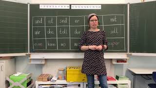 Das Klassenzimmer einer ersten Klasse in der Grundschule [upl. by Pero]