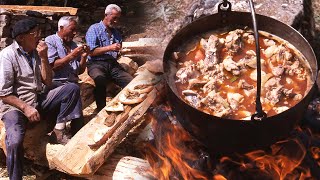 Caldereta tradicional de los pastores en la montaña  Receta popular  Documental [upl. by Nancie]